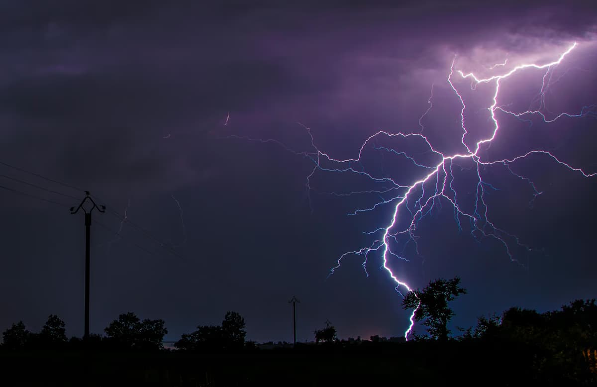 Eastern provinces braced for severe thunderstorms, warns weather service - South African news