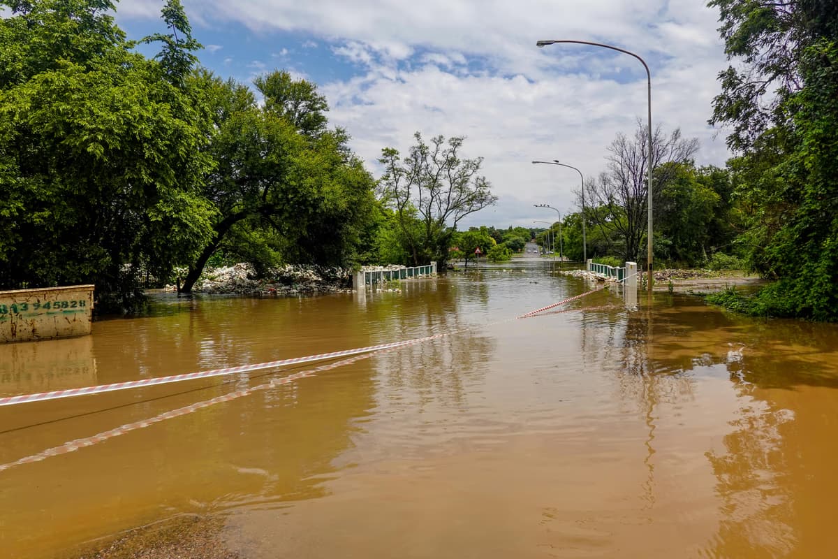 Autumn weather systems set to bring showers and flood ris... - South African South African news